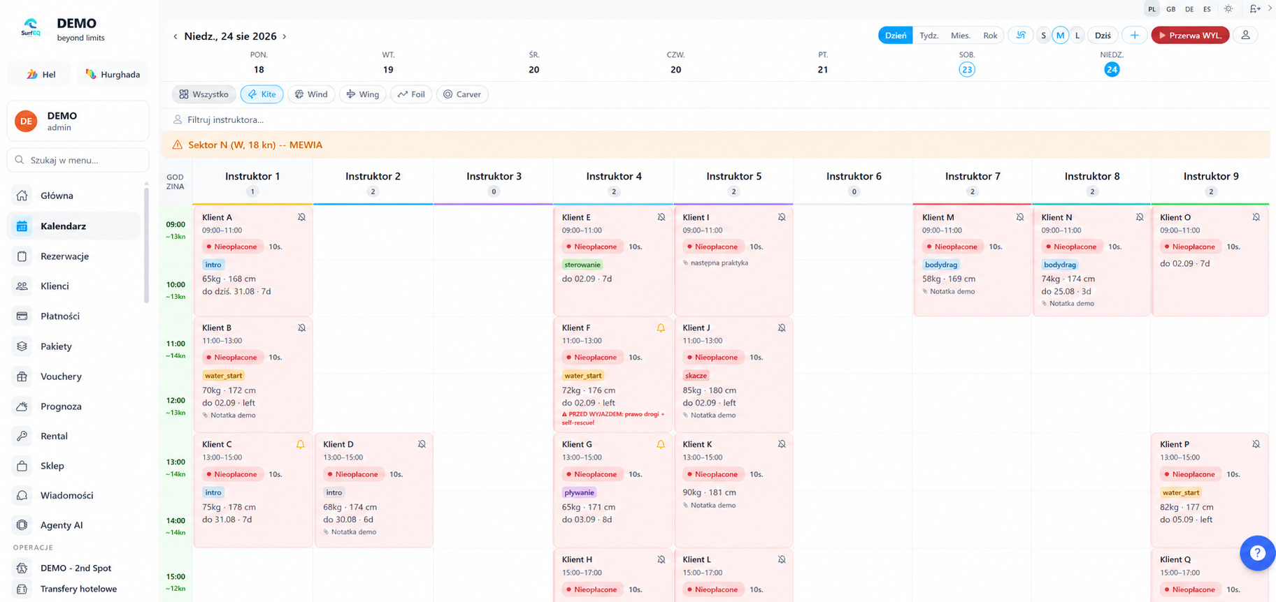 SurfIQ panel web — kalendarz wielu instruktorów, kolory per dyscyplina, filtr Kite